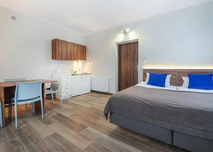 Bursztyn Park 홈스테이 Dziwnów