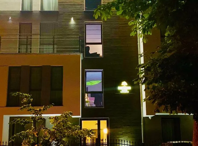 홈스테이 Bursztyn Park